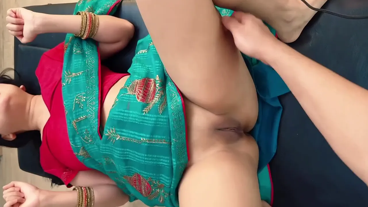 Indian amateur gets her asshole massaged and then fucked until she cums