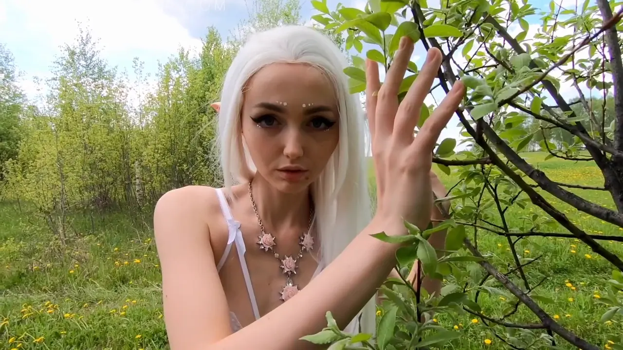 Sia Siberia in elegant cosplay masturbates with a dildo and plays with her big ass and