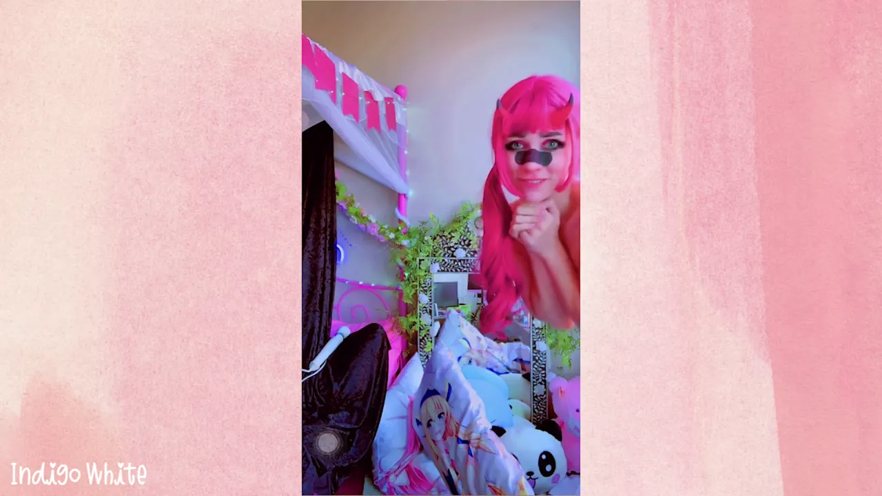 Indigo White bounces her big tits in a sexy cosplay dance