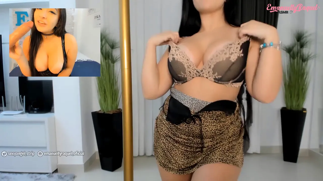 Latina stripper with big booty and tits teases on the pole before a blowjob