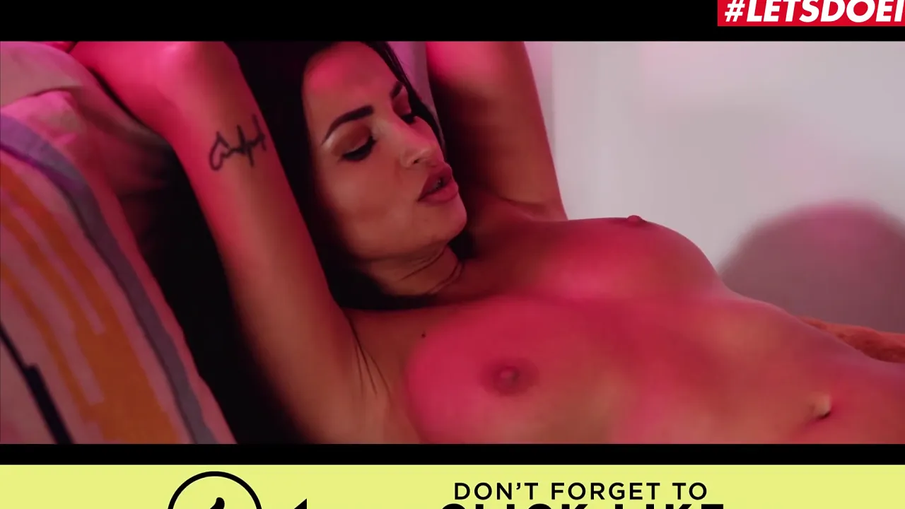 Big Ass big tits lesbian video