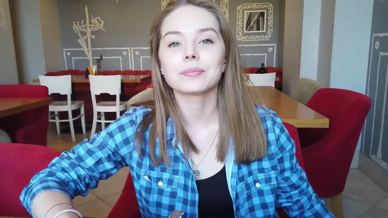 Petite solo girl shows off her small tits and juicy ass