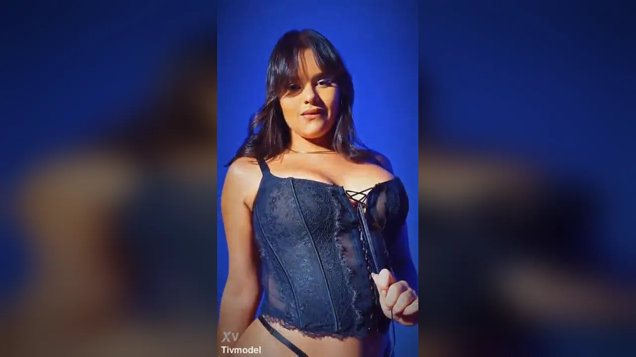 Mariprivadinhas wears lingerie for Thiago Only in new video