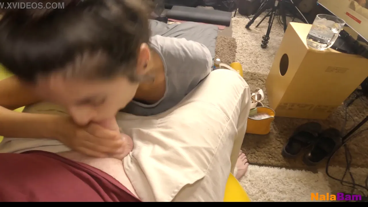 Petite Latina girlfriend gives German model a blowjob