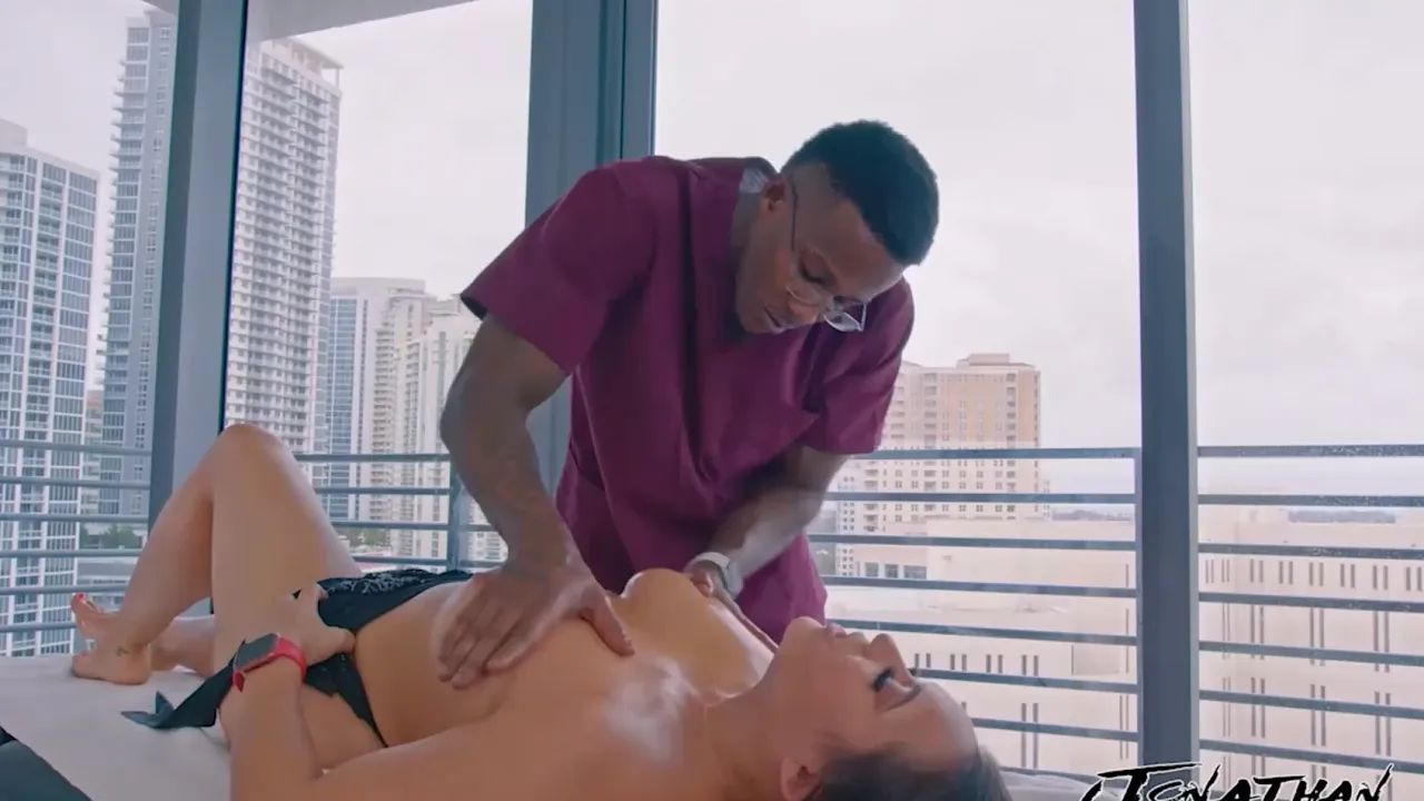 Curvy MILF with big booty enjoys massage and blowjob from Jonathan Jordan