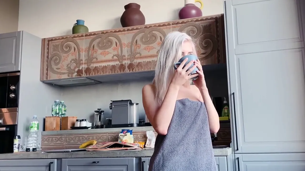 Young blonde babe blows big cock in amateur POV blowjob