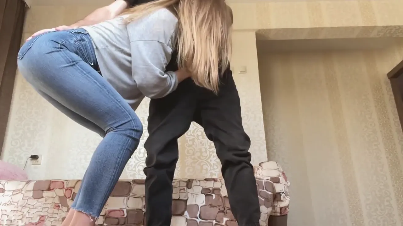 Fitness babe and her boyfriend have quick doggystyle sex at home