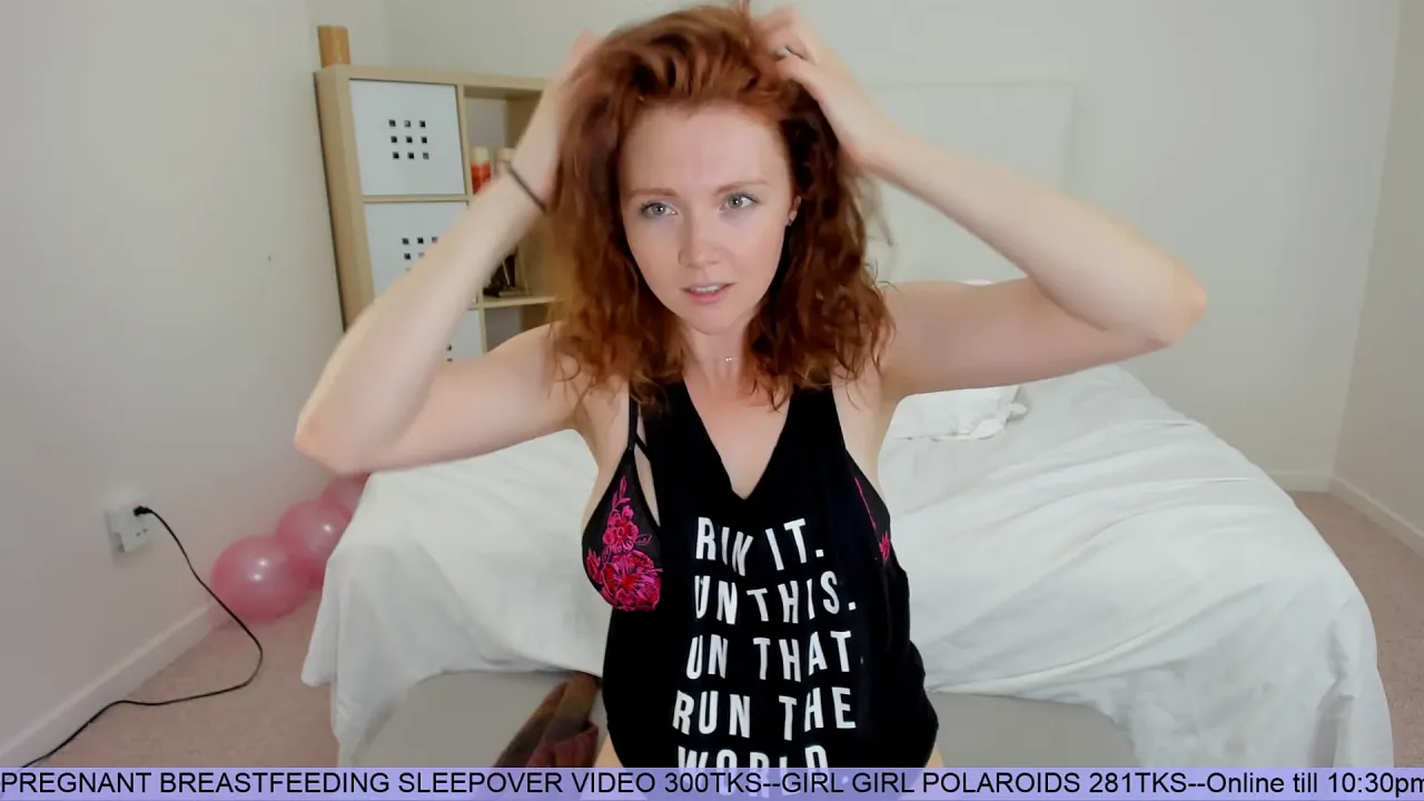 Haylee Love, the MILF and big-titted babe, masturbates with a toy in an exclusive fetish