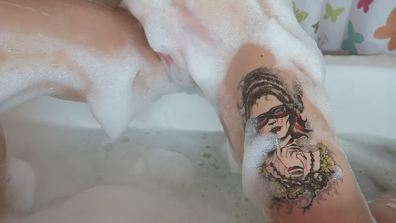 Bathtime fun naked tease amp masturbation