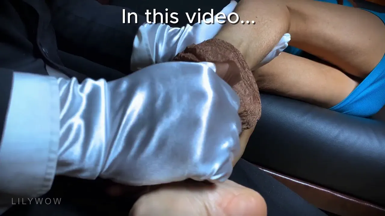MILF LilyWOW worships her obedient servant's feet in high heels
