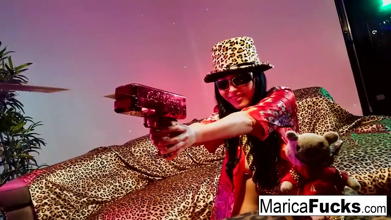 Pimp Maricas gives a sloppy blowjob and gets cum in her face