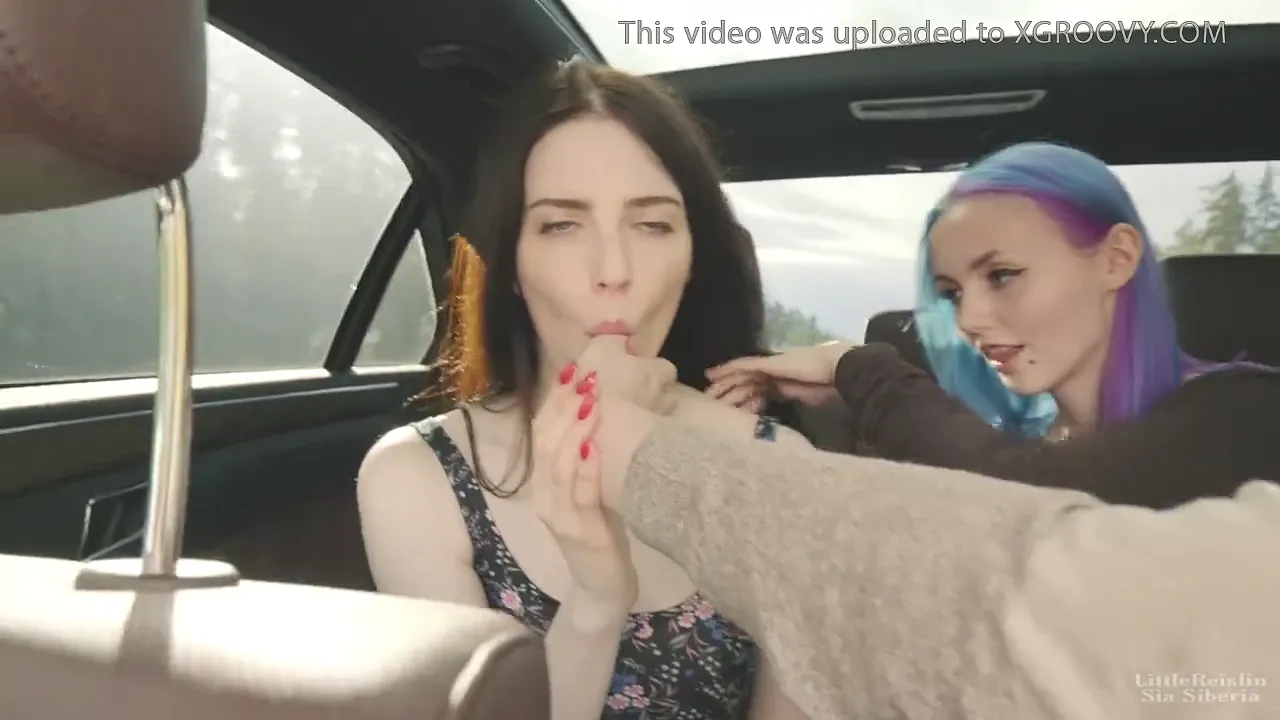 Russian nymphomaniacs have a car threesome before riding the driver's cock