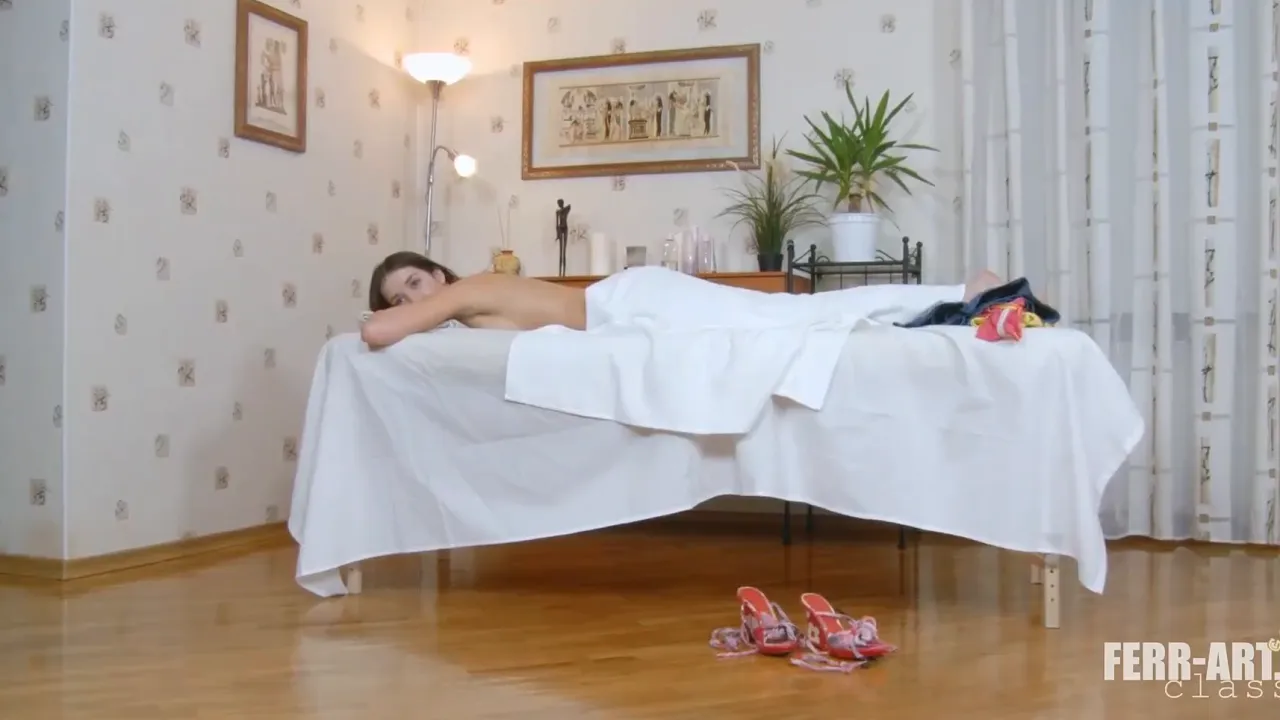Casting girl spreads legs for massage and blowjob