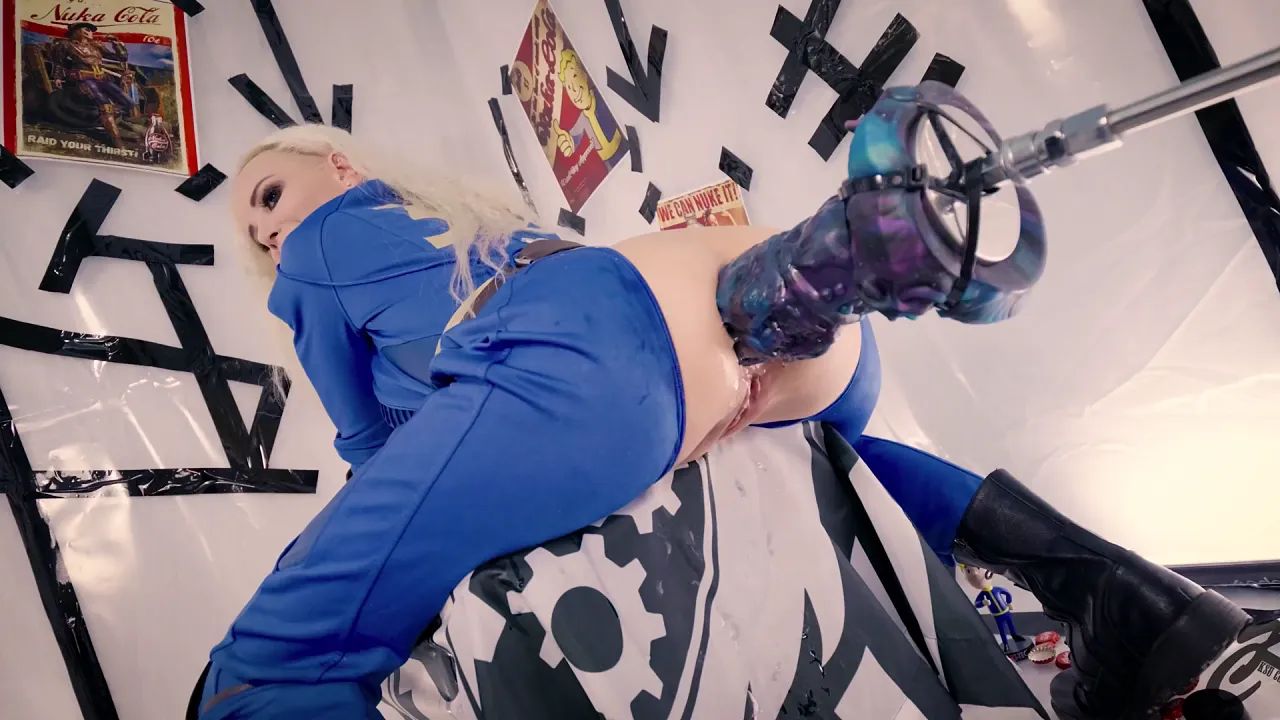 Blond cosplayer Ksu Colt gets creampie while dressed as Nier's 2B