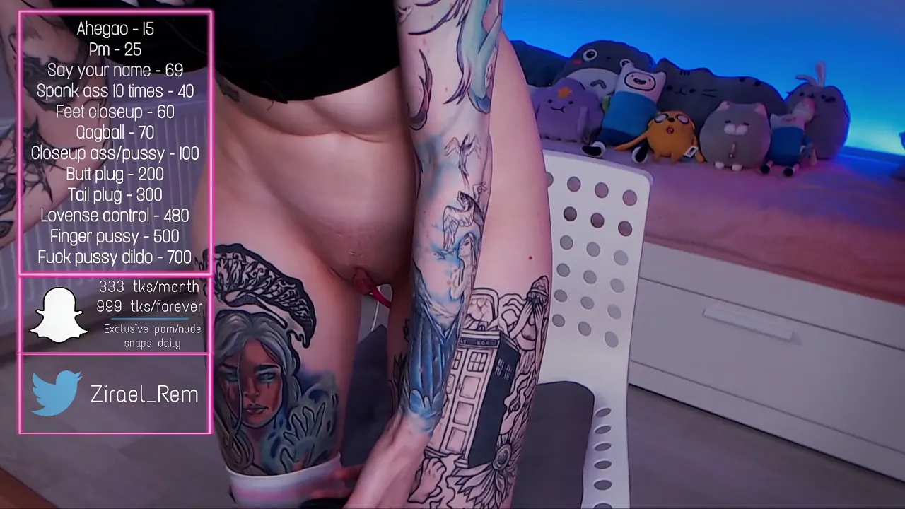 Zirael Rem masturbates and wanks her new big dildo on webcam