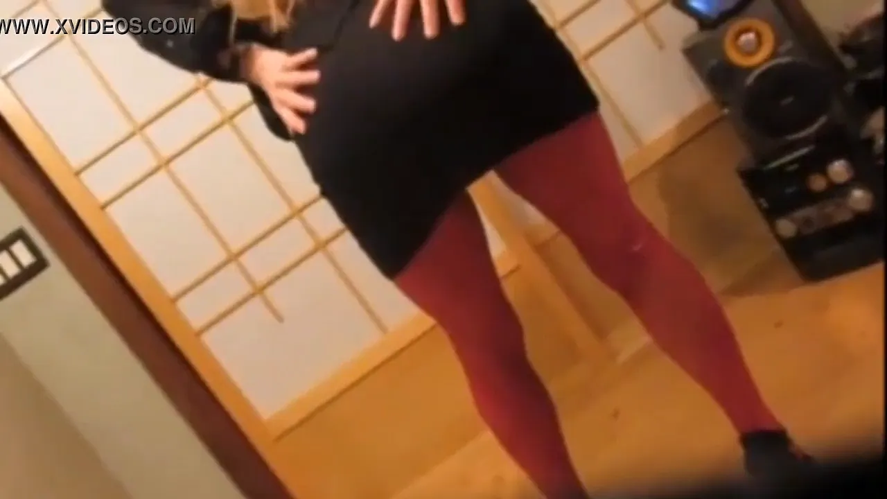 ELENA strips naked on camera
