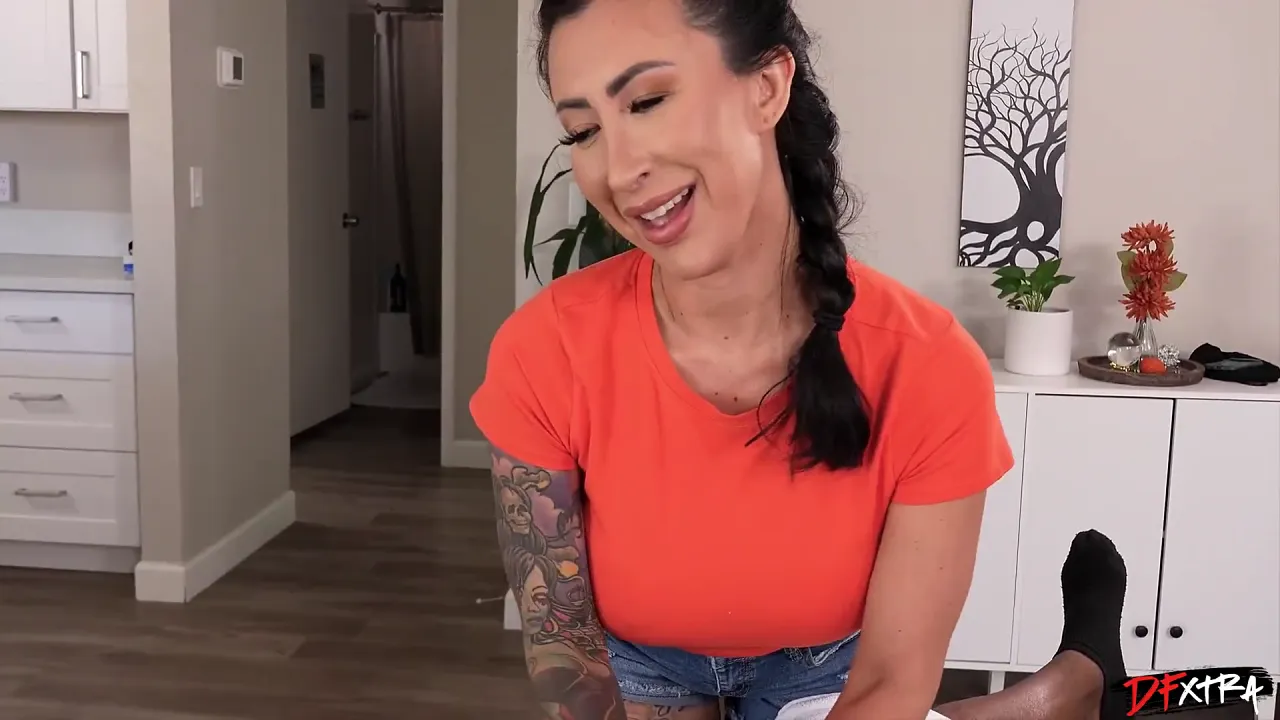 Inked MILF Lily Lane gets fucked by BBC during massage
