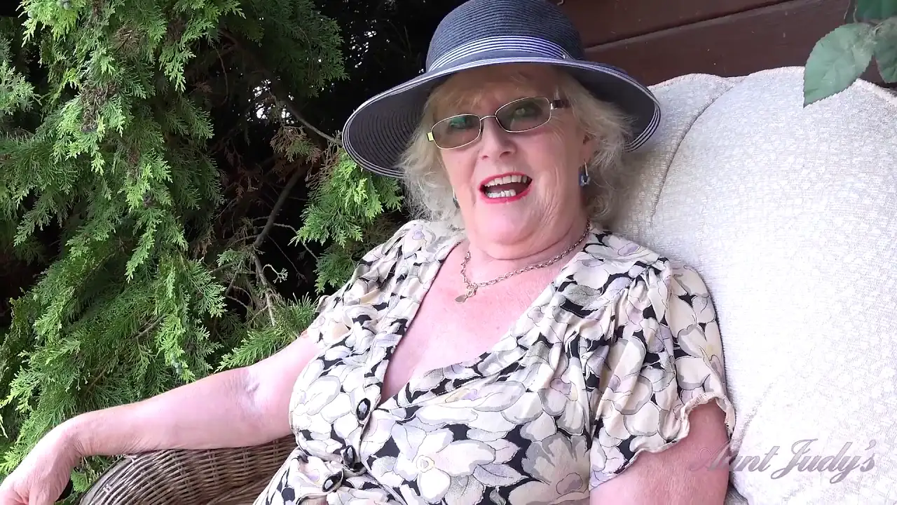 Big ass big tits blonde video