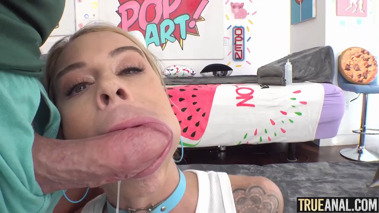 Blonde hottie takes huge cock in her tight asshole and loud assfuck