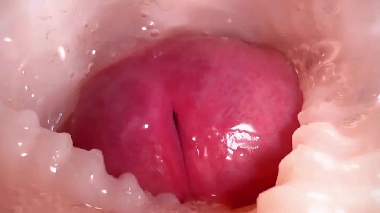 Sweetheart Kiss fucks her pussy hard until she cums and then creams her in 4K