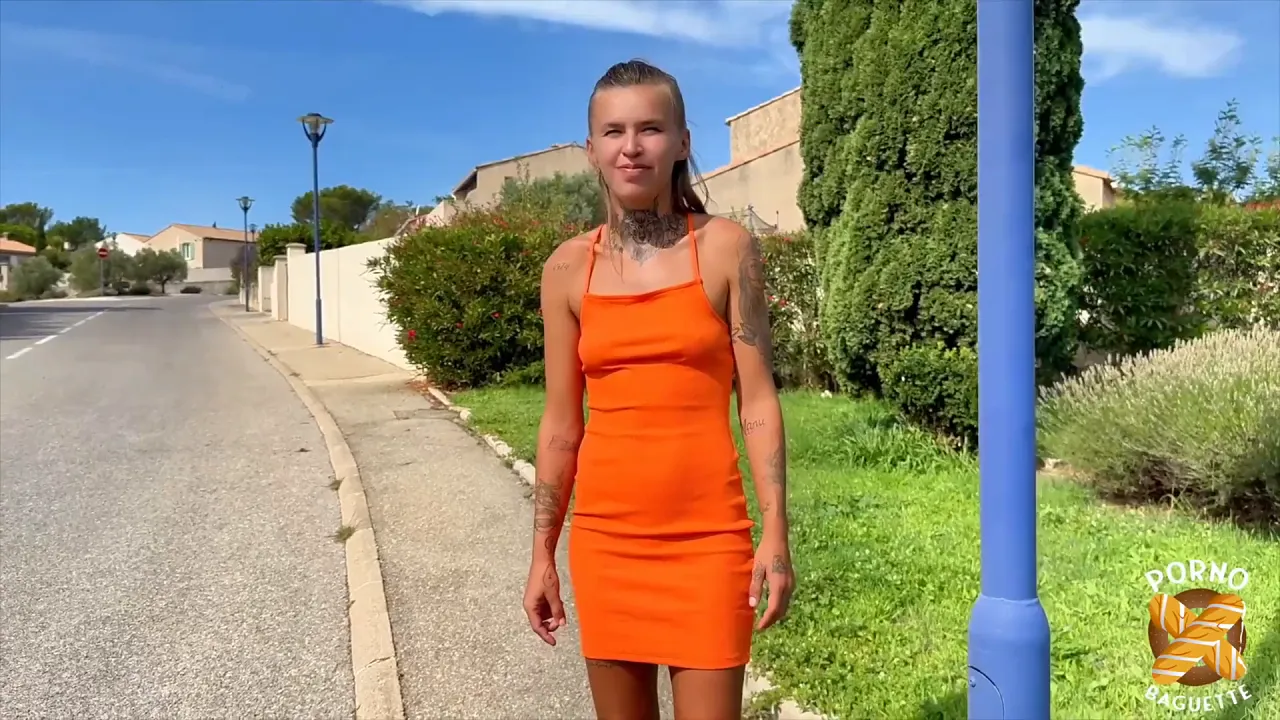 French MILF Melanie gets her ass pounded by Tom