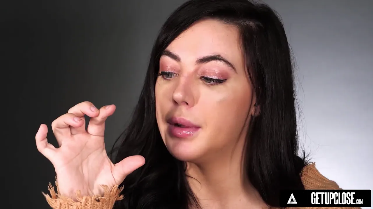 Solo masturbation and clit rubbing orgasm with all-natural Whitney Wright