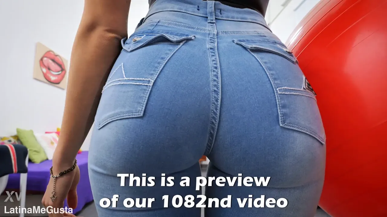 Madison Naked shows off her round ass in tight jeans