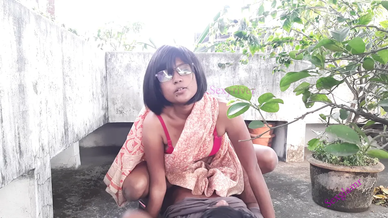 Indian housewife with big tits and ass gets creampied outdoors