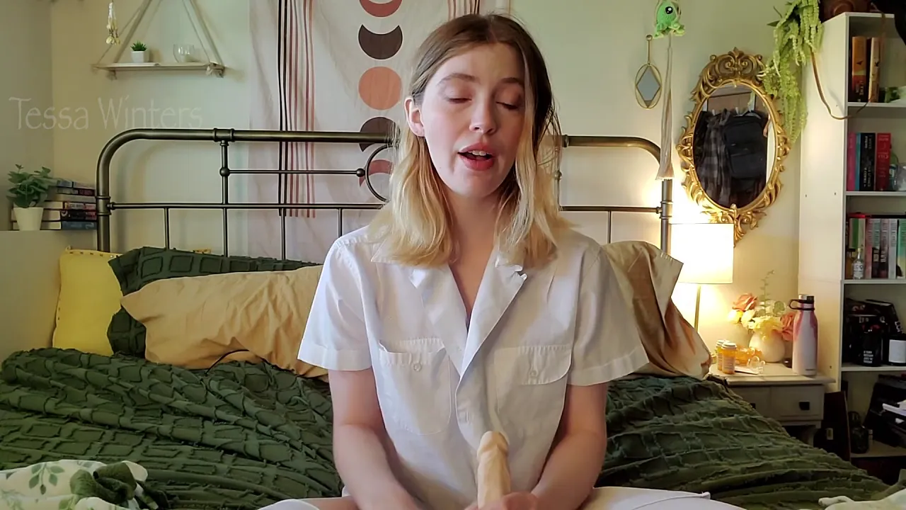 Joi pretends to be Tessa's girlfriend in a roleplaying masturbation scene