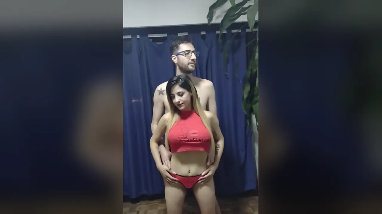 Argentinian porn star DivinaMaruuu auditions for a casting by sucking cock and fucking