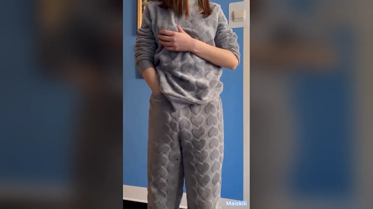 Petite solo girl Maiskii masturbates with a dildo and finger