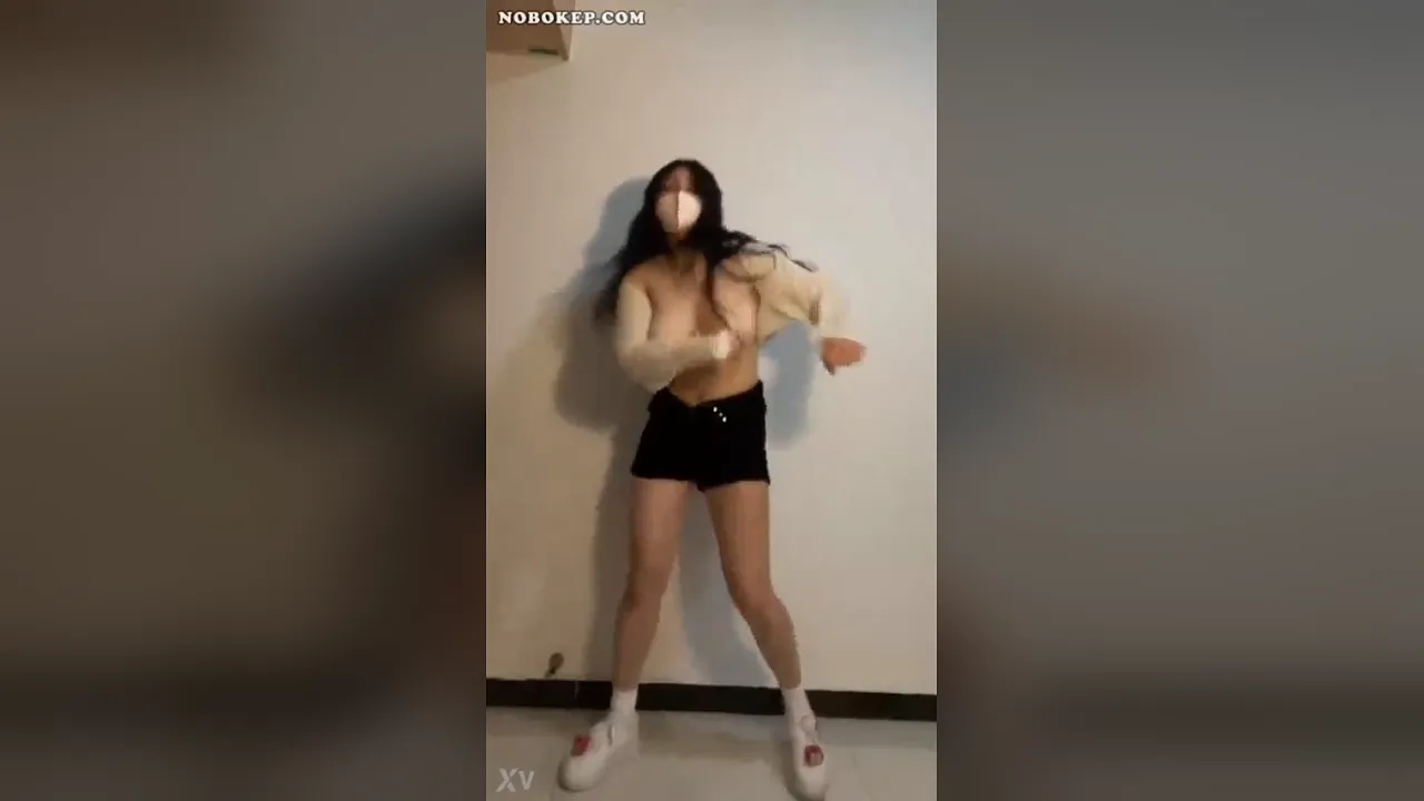 Indonesian cosplayer Wantingwan dances and strips in a joget performance