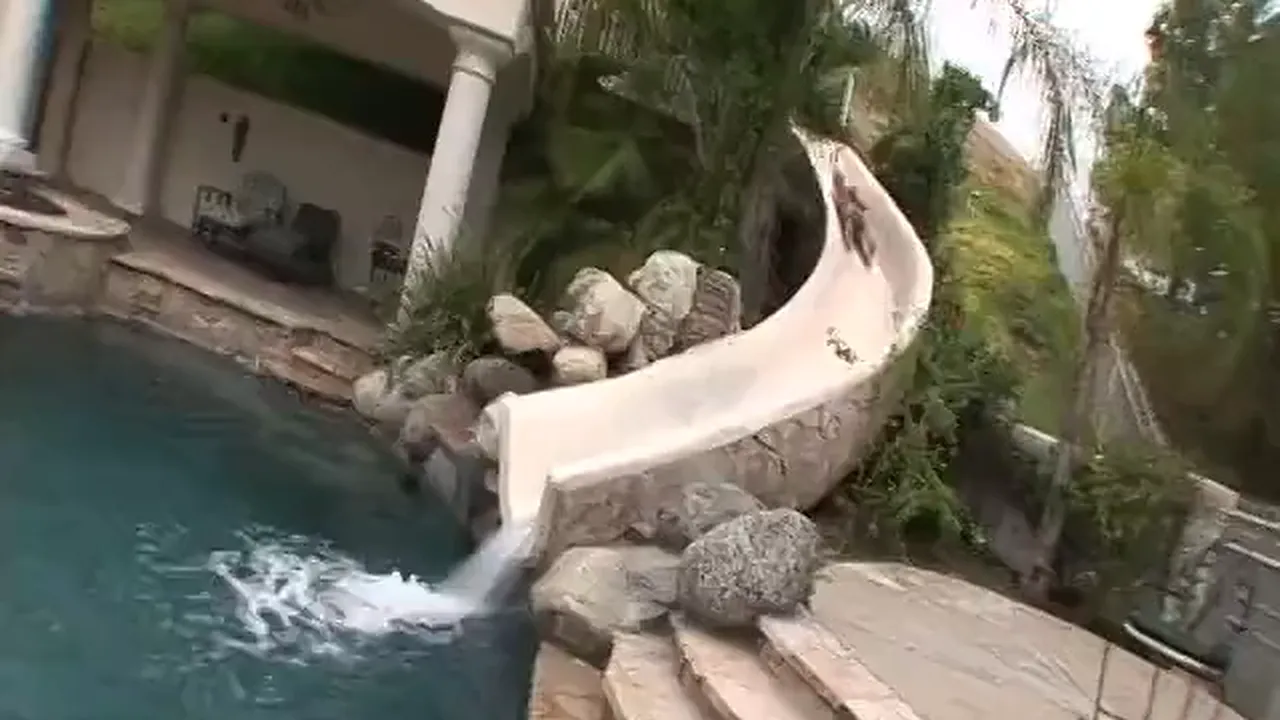 Dude gets blown and fucks horny girlfriends by pool