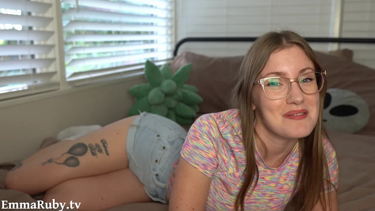 ASMR babe Emma teases her virgin best friend with a dildo until she cums