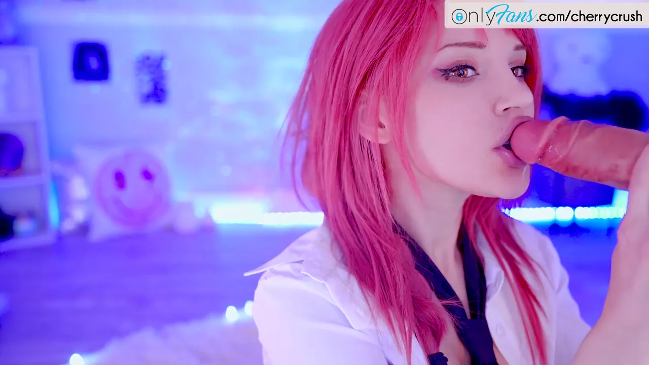 Cherry Crush cosplays as Makima and masturbates with a butt plug before deepthroating