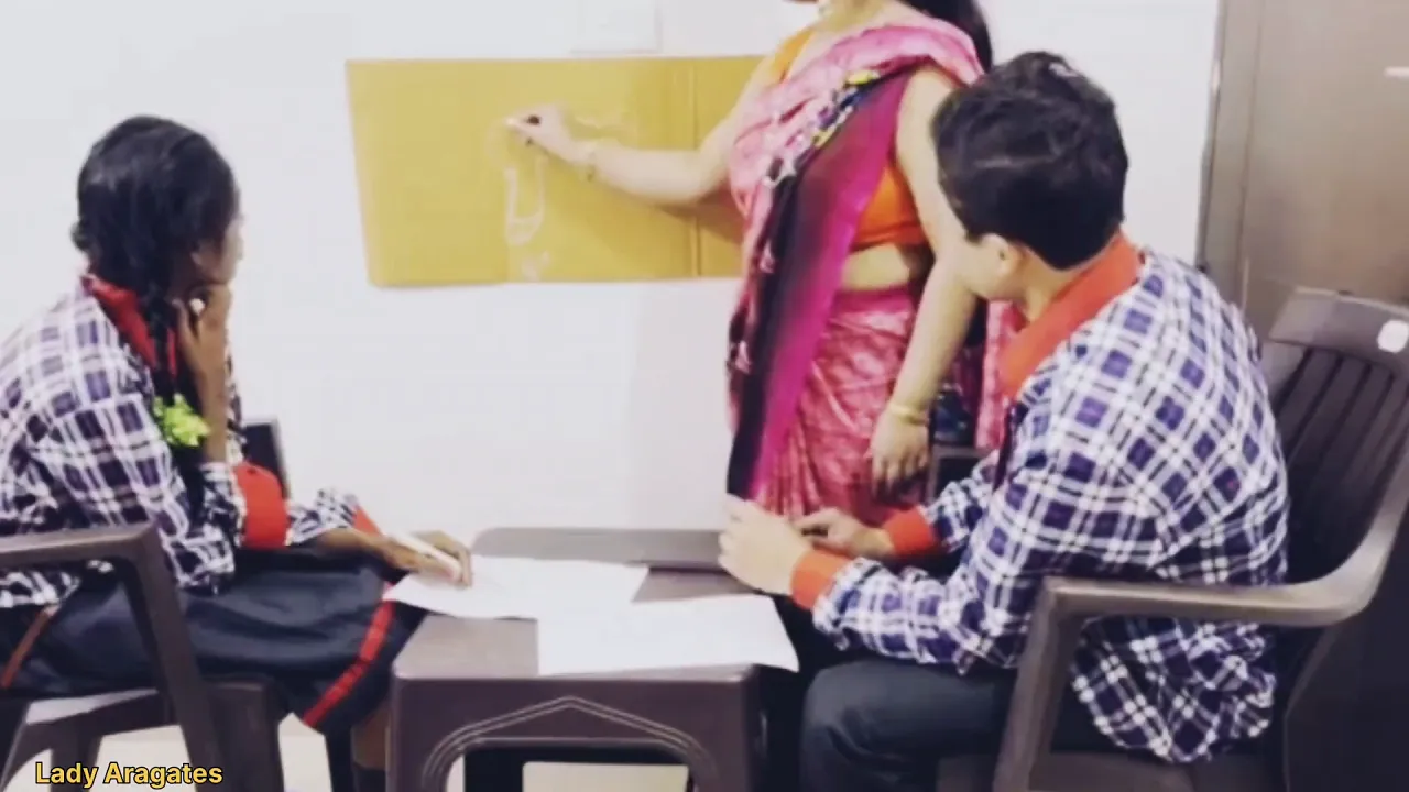 Indian couple Galender Dev and Kavita Model have threesome doggystyle sex with Ravi110014