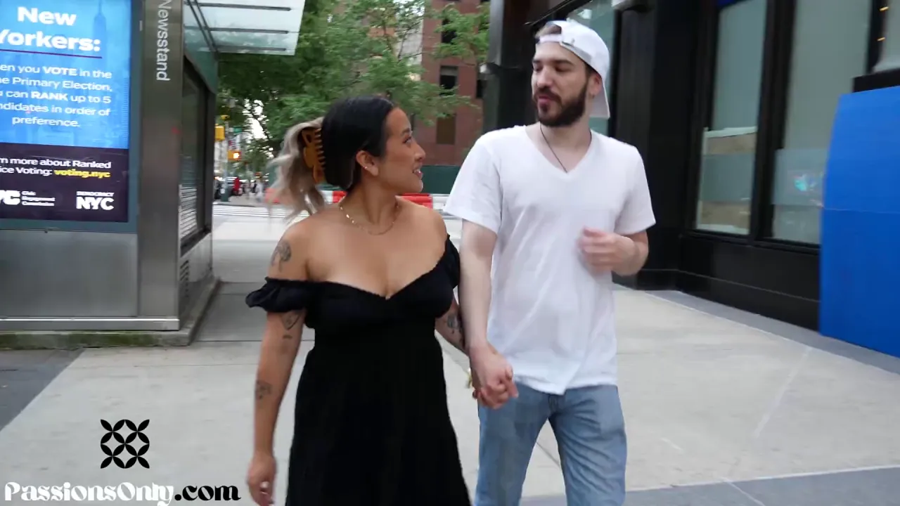 Asian tattooed woman with big ass blows her date then squirts on him