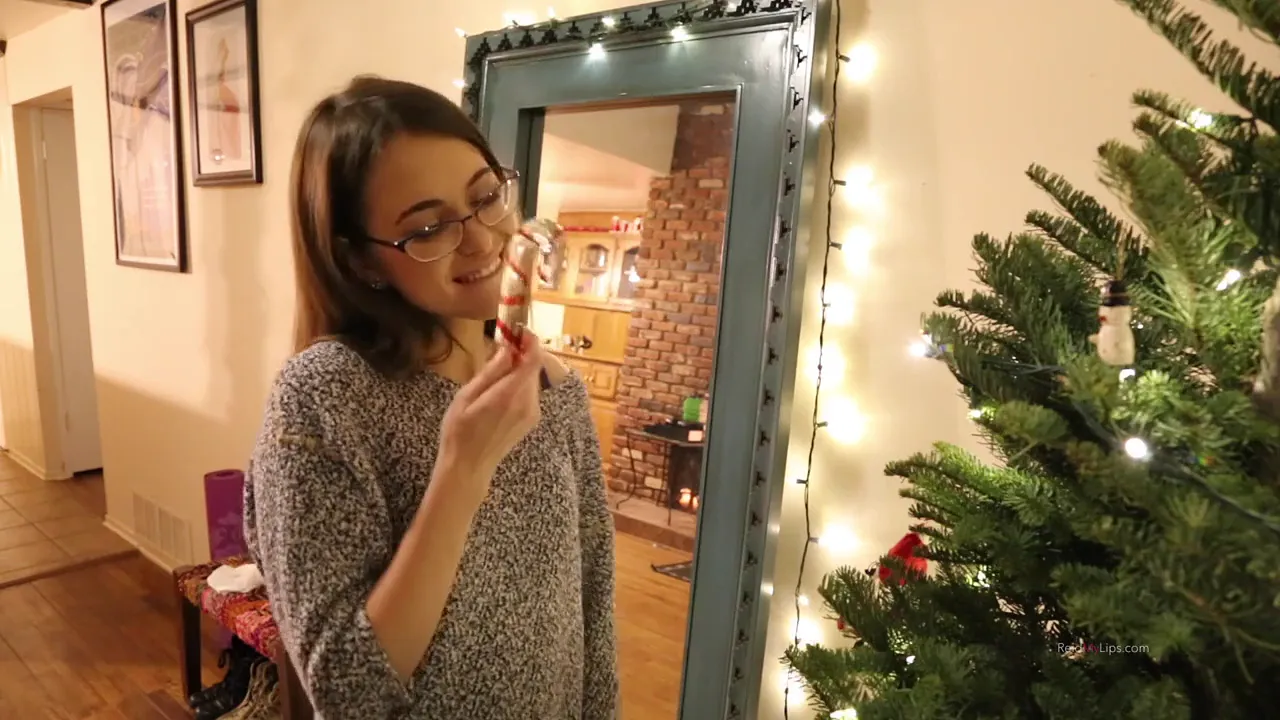Riley Reid teases on webcam then masturbates to Christmas tree decorations