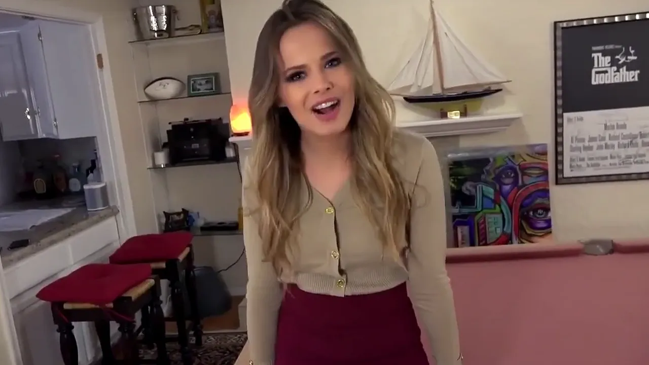 Blonde real estate agent Jillian Janson strips and spreads her legs in an empty room