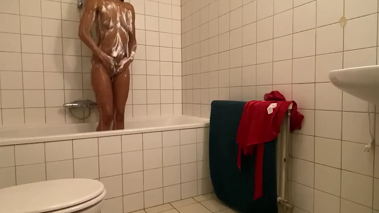 Dutch brunette MILF shows off her perfect ass in a solo video
