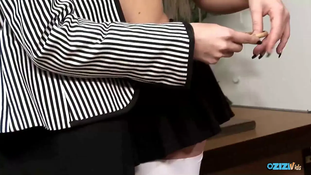 Brunette MILF teacher seduces her blonde and brunette lesbian students for group sex