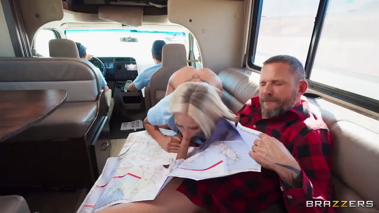 Stepfamily road trip turns into hard fucking in the backseat